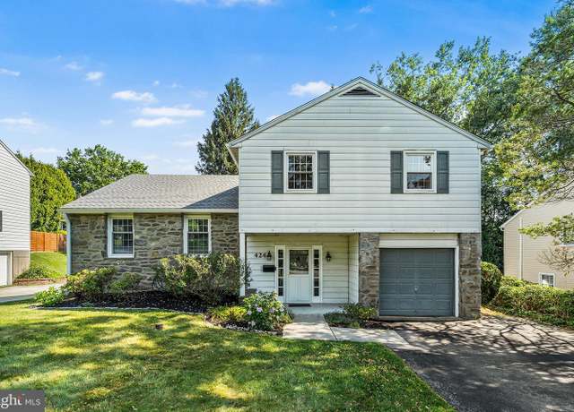 Property at 424 Foulke Ln, Springfield, PA 19064, 4 beds, 2.5 baths