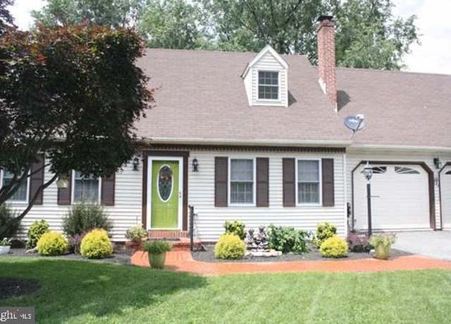 Property at 136 Hampden Dr, Mountville, PA 17554, 3 beds, 2.5 baths