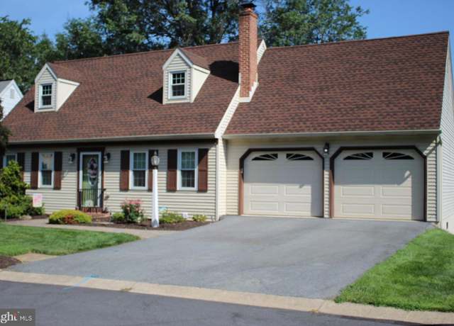 Property at 136 Hampden Dr, Mountville, PA 17554, 3 beds, 2.5 baths