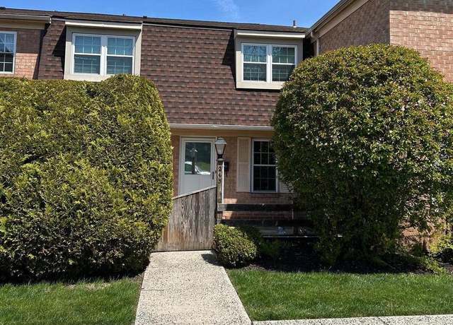 Property at 215 Arbour Ct, North Wales, PA 19454, 2 beds, 1.5 baths