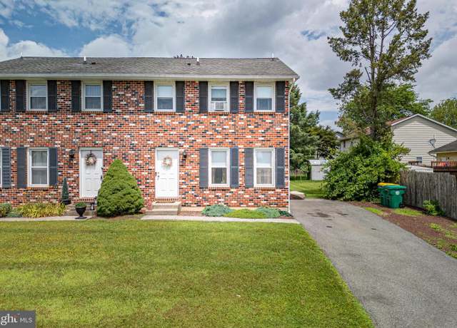 Property at 5 Rosemont Ct, Easton, PA 18045, 3 beds, 1.5 baths