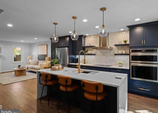 Property at 843 N Greenbrier St, Arlington, VA 22205, 3 beds, 2.5 baths