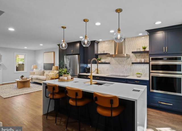 Property at 843 N Greenbrier St, Arlington, VA 22205, 3 beds, 2.5 baths