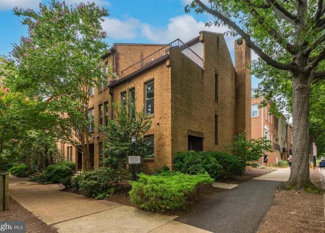 Property at 4415 7th St N, Arlington, VA 22203, 3 beds, 2.5 baths