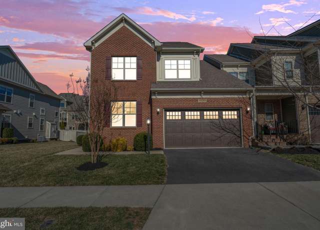 Property at 44260 Mimosa Grove Sq, Leesburg, VA 20176, 3 beds, 3.5 baths