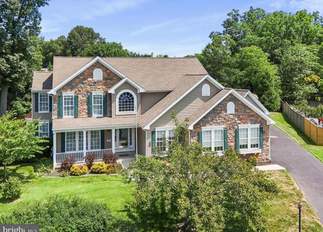 Property at 11505 High Ridge Ct, Hagerstown, MD 21742, 5 beds, 3.5 baths