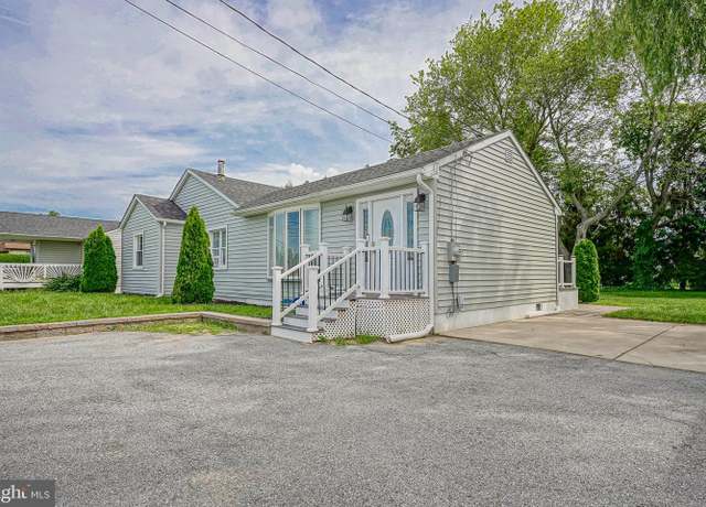 Property at 1084 S Broadway, Pennsville, NJ 08070, 3 beds, 2 baths