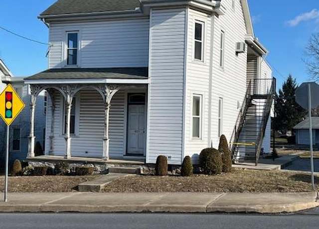 Property at 635 S Market St, Elizabethtown, PA 17022, 3 beds, 2 baths