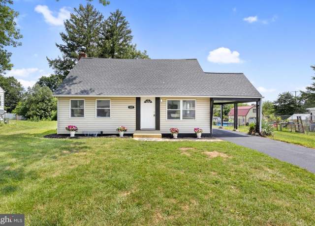 Property at 127 Sylvan Dr, York, PA 17402, 4 beds, 2 baths