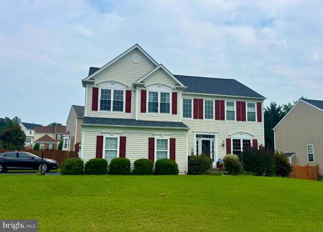 Property at 5917 Moonbeam Dr, Woodbridge, VA 22193, 4 beds, 3.5 baths