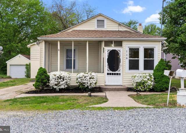 Property at 116 Anderson St, Fredericksburg, VA 22408, 2 beds, 1.5 baths