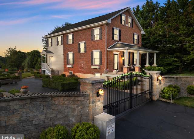 Property at 400 Smith Mill Rd, Newark, DE 19711, 4 beds, 2.5 baths
