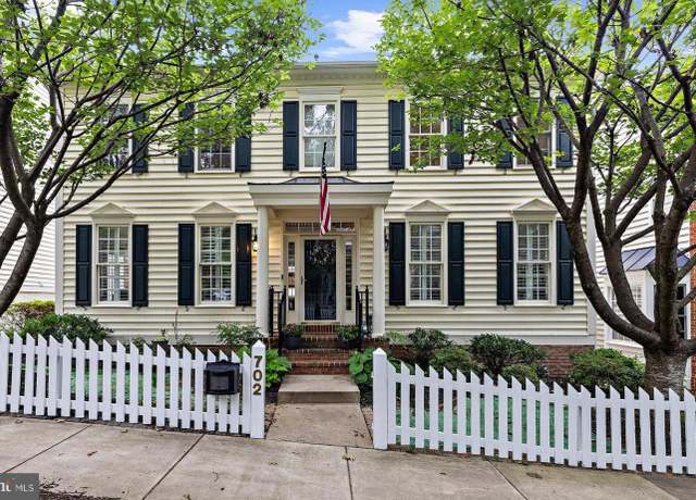 Property at 702 Linslade St, Gaithersburg, MD 20878, 5 beds, 3.5 baths