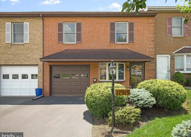 Property at 17919 Golf View Dr, Hagerstown, MD 21740, 3 beds, 2.5 baths
