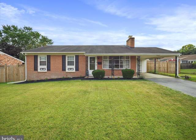 Property at 17627 Meadowood Dr, Hagerstown, MD 21740, 3 beds, 1.5 baths