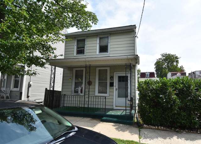 Property at 427 Wood St, Burlington, NJ 08016, 3 beds, 1 bath