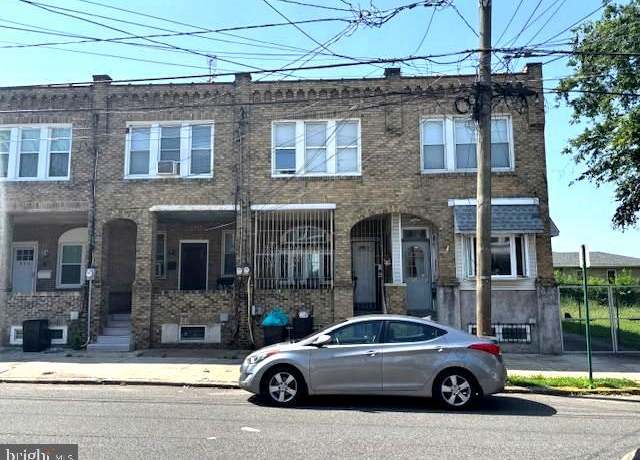 Property at 940 Morton St, Camden, NJ 08104, 3 beds, 1.5 baths