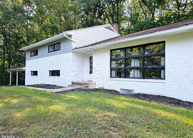 Property at 43 Red Oak Dr, Danville, PA 17821, 4 beds, 2 baths