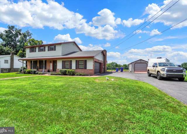 Property at 2005 Andover Dr, Dover, PA 17315, 3 beds, 2.5 baths