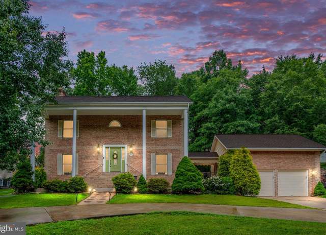 Property at 110 Springwood Dr, Fredericksburg, VA 22401, 3 beds, 3.5 baths