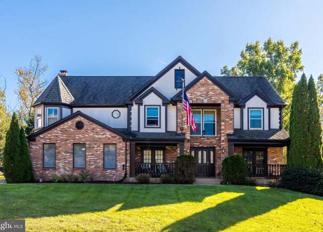 Property at 11681 Gilman Ln, Herndon, VA 20170, 4 beds, 4.5 baths