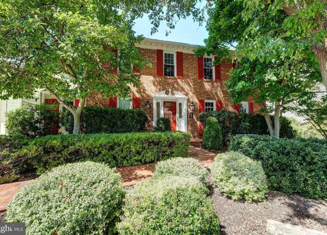 Property at 5712 Mackenzie St, Centreville, VA 20120, 5 beds, 3.5 baths