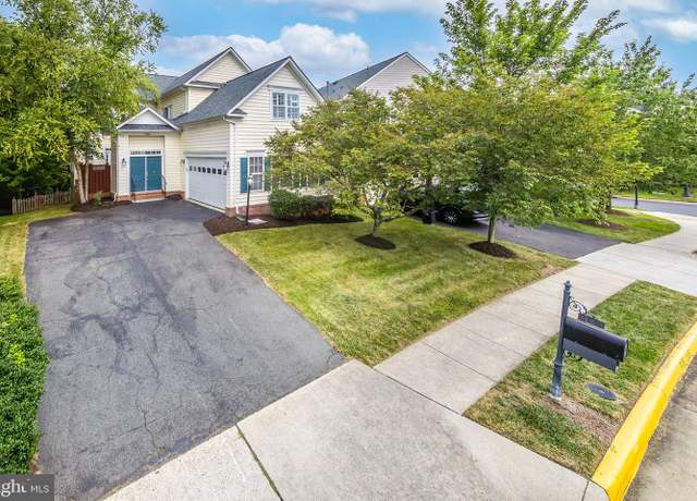 Property at 21934 Windover Dr, Broadlands, VA 20148, 5 beds, 3.5 baths