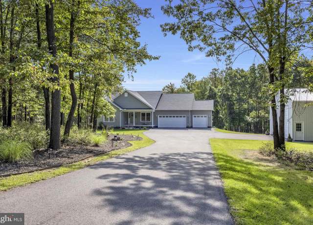 Property at 32 Onyx Dr, Hedgesville, WV 25427, 3 beds, 2 baths