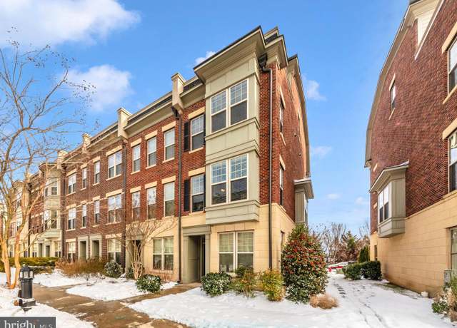 Property at 839 Regents Sq #352, Oxon Hill, MD 20745, 3 beds, 4 baths