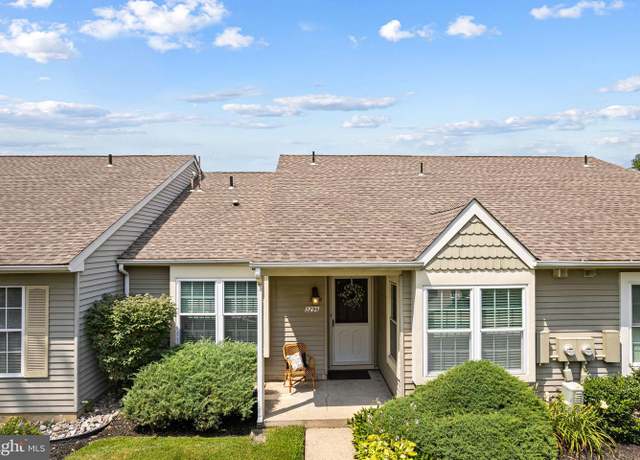 Property at 3296 Neils Ct, Mount Laurel, NJ 08054, 2 beds, 2 baths
