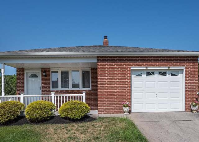 Property at 28 Bahamia Dr, Toms River, NJ 08757, 2 beds, 2 baths