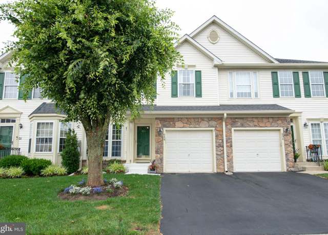 Property at 634 Tulip Dr, Warrington, PA 18976, 3 beds, 2.5 baths