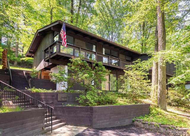Property at 244 Vincent Rd, Paoli, PA 19301, 4 beds, 2 baths