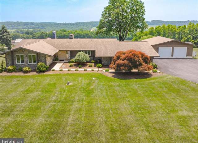 Property at 102 Upper Valley Rd, Christiana, PA 17509, 5 beds, 4.5 baths