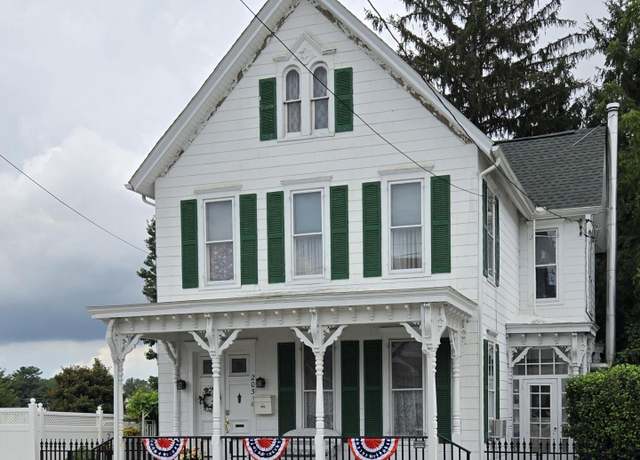Property at 203 SE Front St, Milford, DE 19963, 3 beds, 2.5 baths