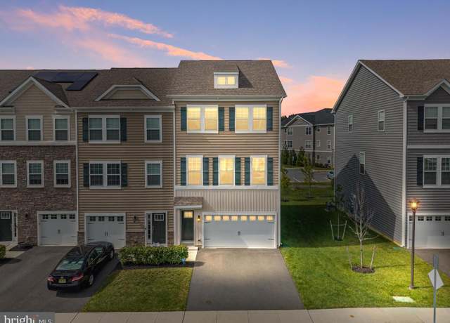 Property at 52 Rome Way, Mount Laurel, NJ 08054, 3 beds, 2.5 baths