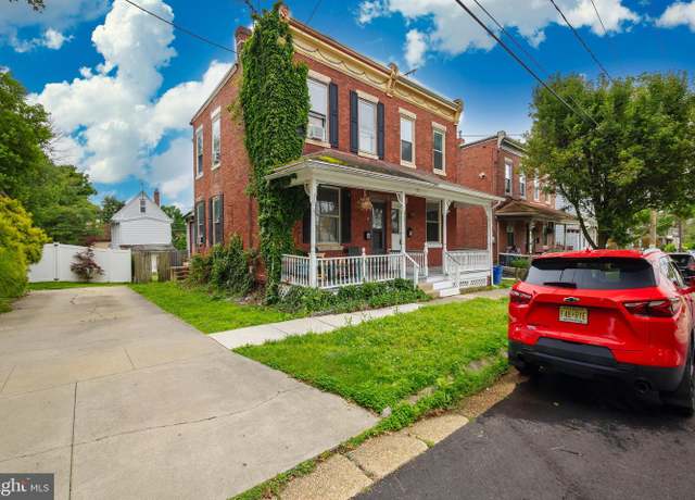 Property at 22 Laurel St, Woodbury, NJ 08096, 3 beds, 1.5 baths