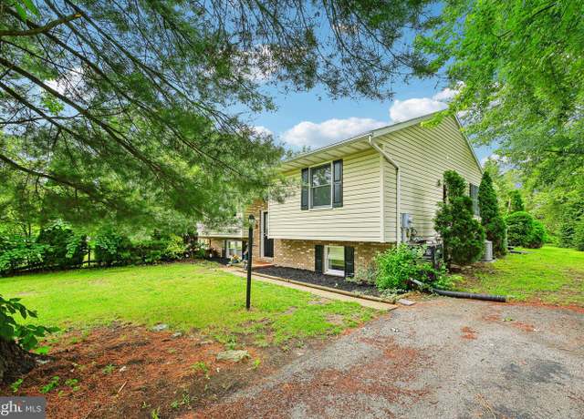 Property at 41 Sycamore Ln, Hanover, PA 17331, 4 beds, 2 baths