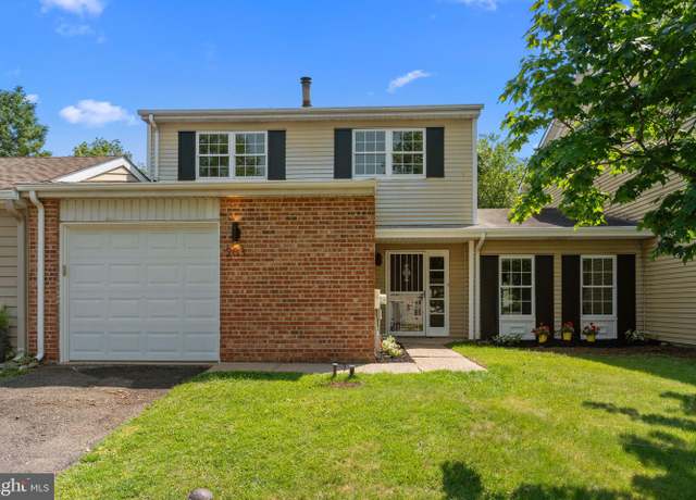 Property at 203 Commonwealth Dr, Newtown, PA 18940, 3 beds, 1.5 baths