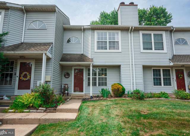 Property at 19 Old Mill Ln, Southampton, PA 18966, 2 beds, 1.5 baths