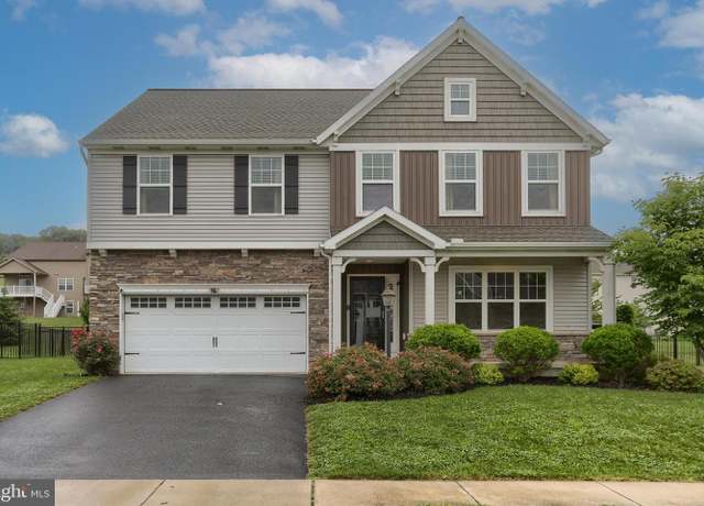 Property at 971 Connell St, Mechanicsburg, PA 17055, 4 beds, 3.5 baths