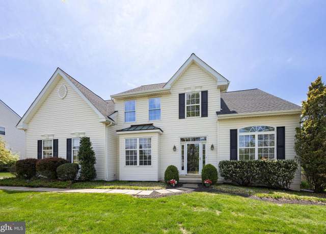 Property at 532 Red Coat Ln, Phoenixville, PA 19460, 4 beds, 2.5 baths
