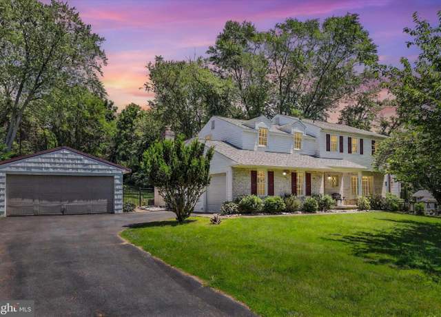 Property at 441 Barker Dr, West Chester, PA 19380, 5 beds, 2.5 baths