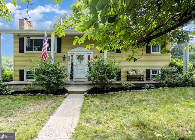 Property at 179 Florence Dr, Harrisburg, PA 17112, 3 beds, 1.5 baths