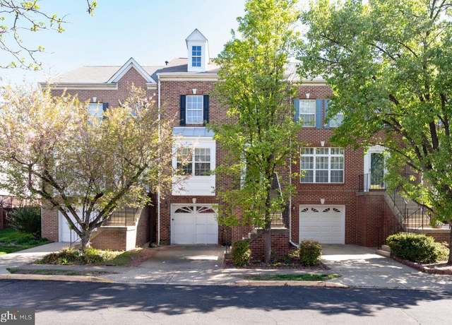 Property at 13137 Ashnut Ln, Herndon, VA 20171, 3 beds, 3 baths