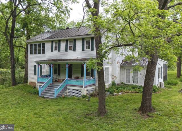 Property at 3909 Stoney Creek Rd, Edinburg, VA 22824, 3 beds, 2.5 baths