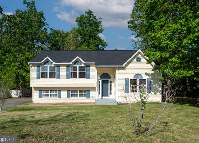 Property at 5703 E Point Cir, Spotsylvania, VA 22551, 5 beds, 3 baths