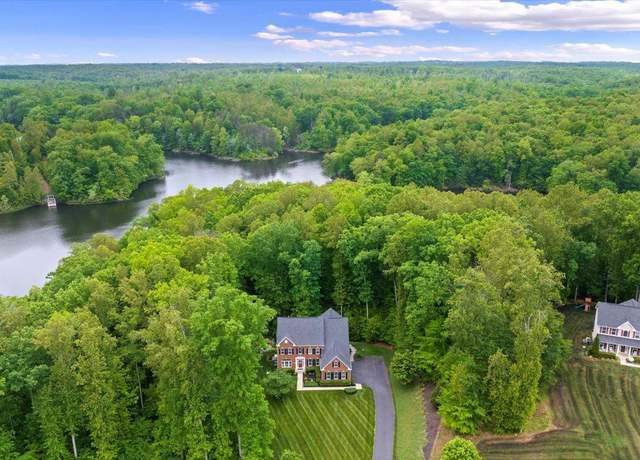Property at 186 Genevieve Ct, Fredericksburg, VA 22406, 5 beds, 3.5 baths