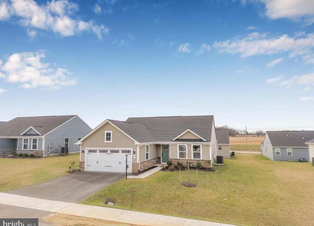 Property at 27 Wyoming Way, Hedgesville, WV 25427, 3 beds, 2 baths