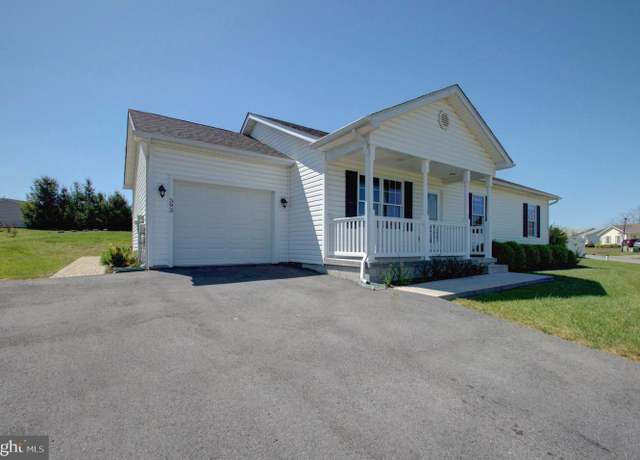 Property at 593 Ives St, Martinsburg, WV 25405, 3 beds, 2 baths
